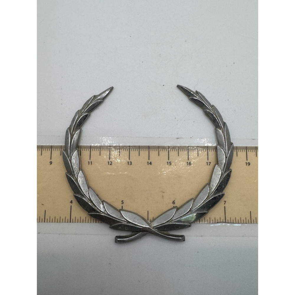 1960-1970 Cadillac Vintage Metal Wreath Cadillac Emblem #2 (1479255)